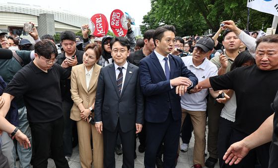 발길 돌리는 임오경·천준호·전용기 의원