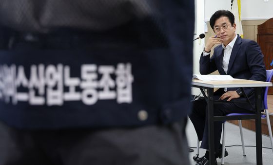 고심하는 허태정 대전시장 당선인