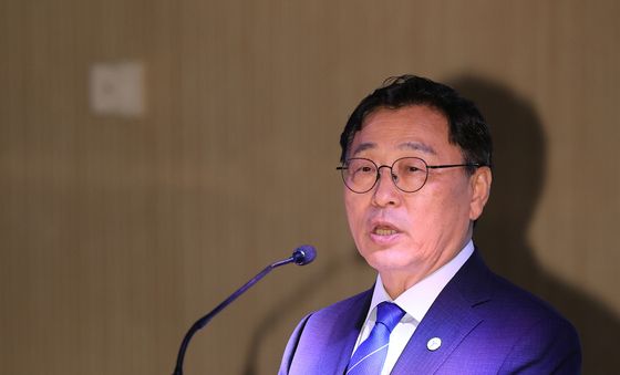 인사말하는 정근식 교육감
