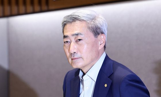 물가안정목표 운영 설명회 참석하는 신현송 총재