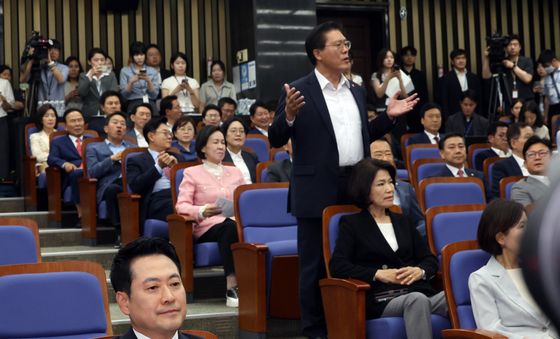 의총 공개 요구…장동혁 대표는 '난감'