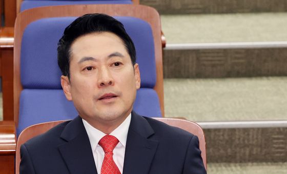 생각에 잠긴 장동혁 대표