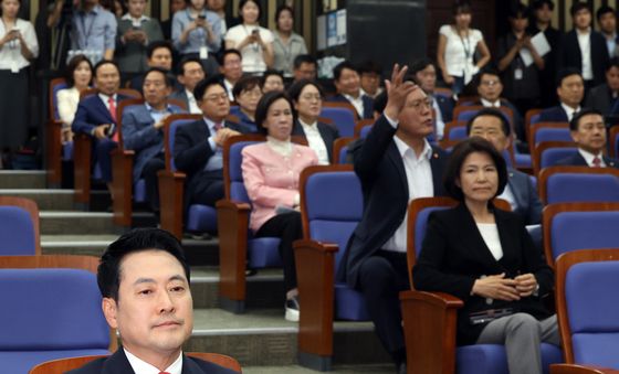 장동혁 대표 '외면'