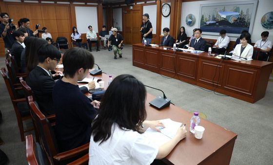 중앙선관위, 투표 용지 부족 사태 관련 대학생들과 면담
