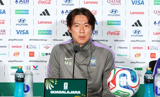 멕시코전 각오 밝히는 홍명보 감독