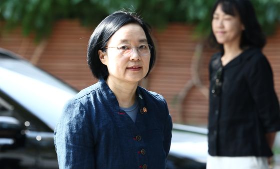 청문회 사무실 출근하는 한성숙 총리 후보자
