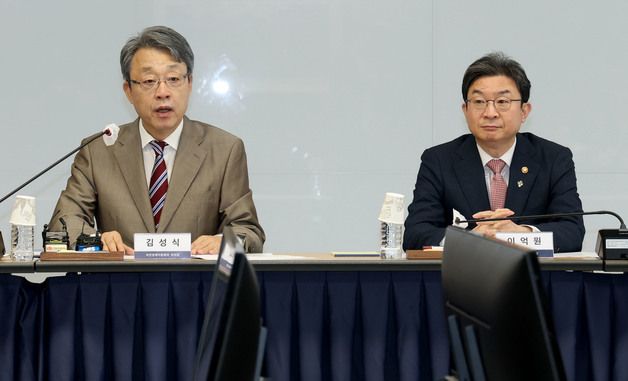 합동회의 발언하는 김성식 부의장