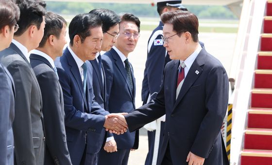 인사하는 이재명 대통령·정청래 대표