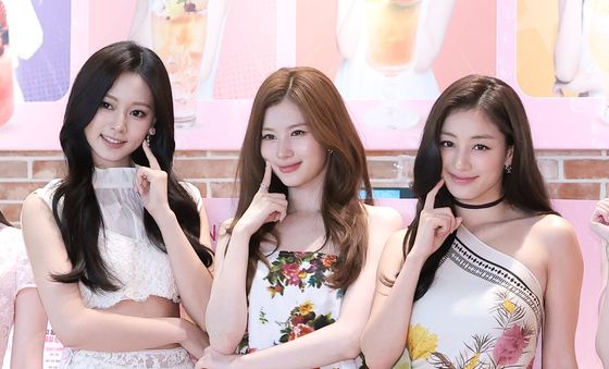 쯔위·사나 지효, 예쁨 콕콕