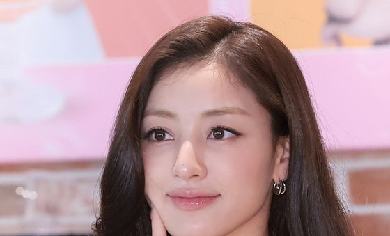 트와이스 지효, 볼 콕 플러팅