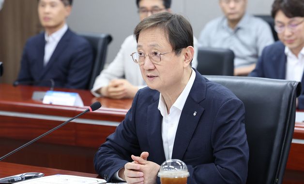 인사말하는 이찬진 금융감독원장