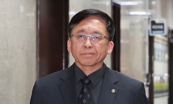 국회 찾은 강동완 중앙선관위 사무총장 직무대리