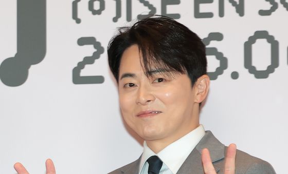 조정석, 개구쟁이 브이