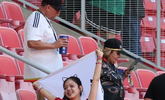 인종차별 당했던 유튜버, FIFA 공식 초청 받아 한-멕시코전 찾아
