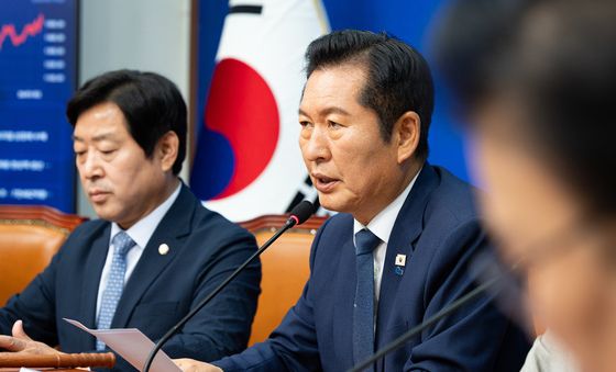 발언하는 정청래 대표