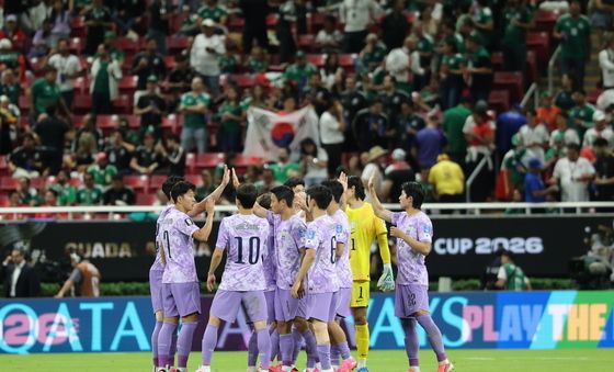 멕시코전 전반 0-0, 서로 격려하는 대표팀