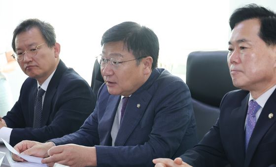 인사말하는 정점식 원내대표