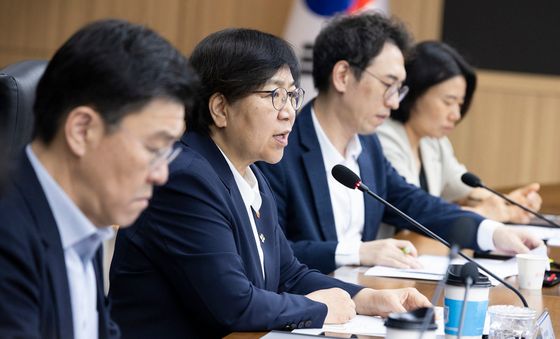 발언하는 정은경 복지부 장관