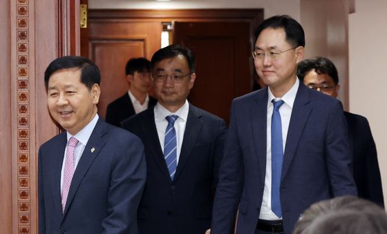 공공기관운영위원회 참석하는 구윤철 부총리