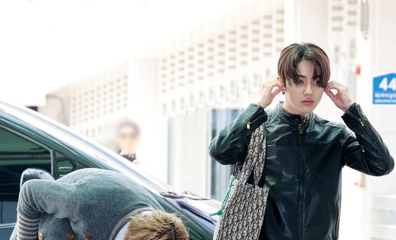마틴·성현, 의상점검