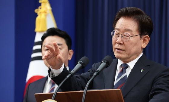 이재명 대통령 "교황, DMZ·방북 요청에 '적극 고려·추진' 답변"