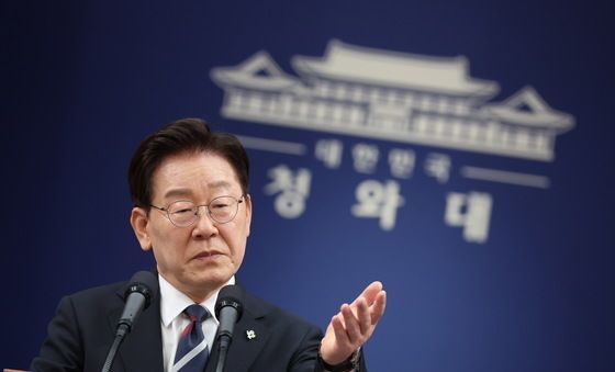 답변하는 이재명 대통령