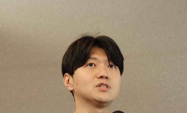 반려동물 IR데이에서 발표하는 강승록 모모그룹 이사