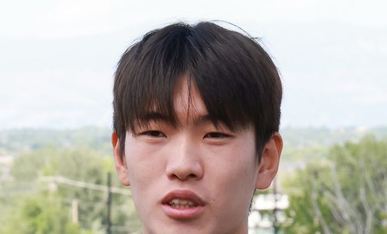 취재진 질문에 답하는 조위제