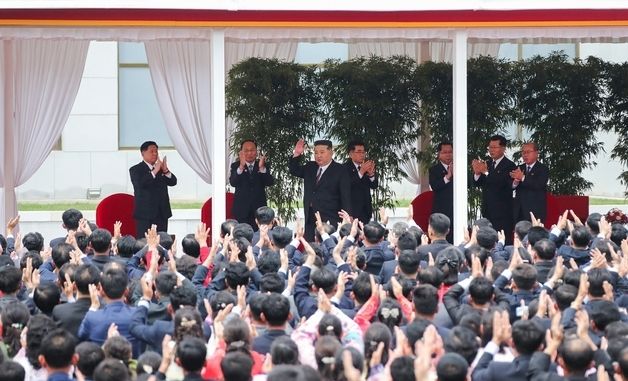 김정은 "인민은 모든 것 정확히 보고 판별"…'인민관' 무장 강조