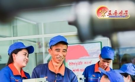 北 평양전기기구공장 "생산 혁신 일으키도록 북돋아"
