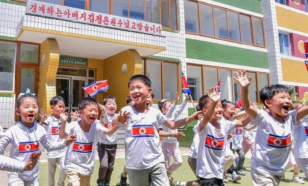 北 '6·1국제아동절' 맞아 유치원·보육원 아이들 조명