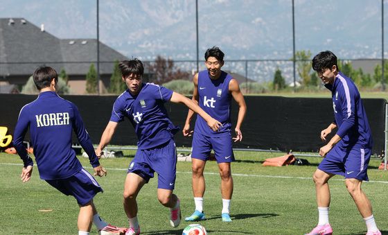 훈련하는 대한민국 축구대표팀
