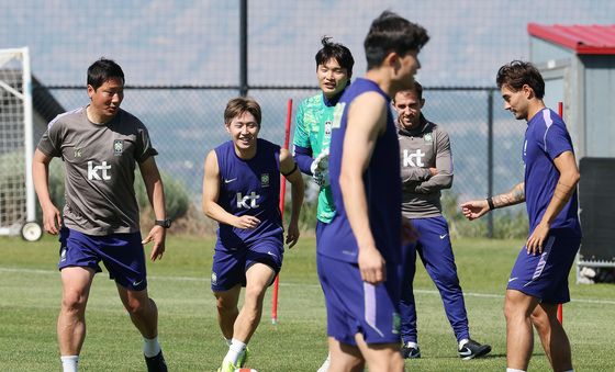 도착 첫날부터 대표팀 훈련 합류한 이강인