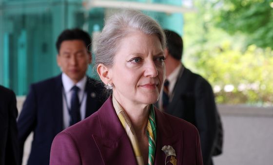 공동설명자료 안보 분야 후속 협의체 참석하는 미 정무차관