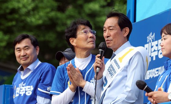 지지호소하는 우상호 후보