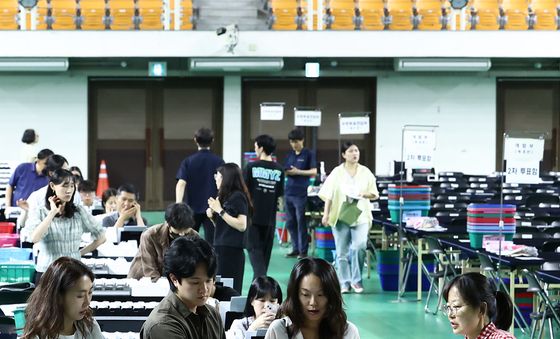 '꼼꼼하게 개표 준비합니다'
