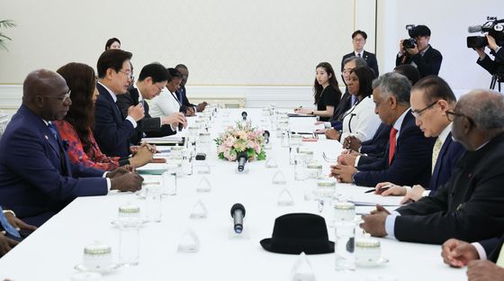 한·아프리카 외교장관회의 참석 대표단 접견하는 이재명 대통령