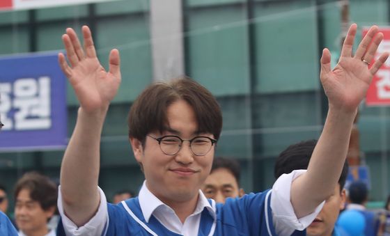 마지막 집중유세 펼치는 하정우 후보