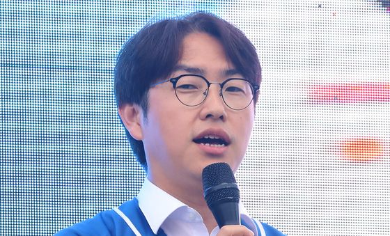 지지 호소하는 하정우 후보