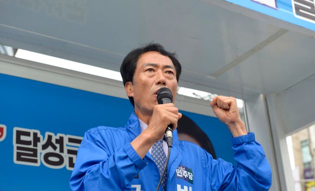 막판 지지 호소하는 박형룡 후보