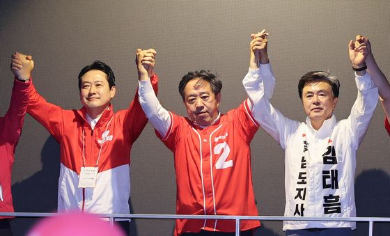 김태흠 후보와 함께 지지 호소하는 장동혁 대표