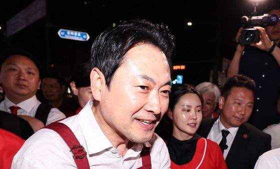 장동혁 '주먹 불끈'