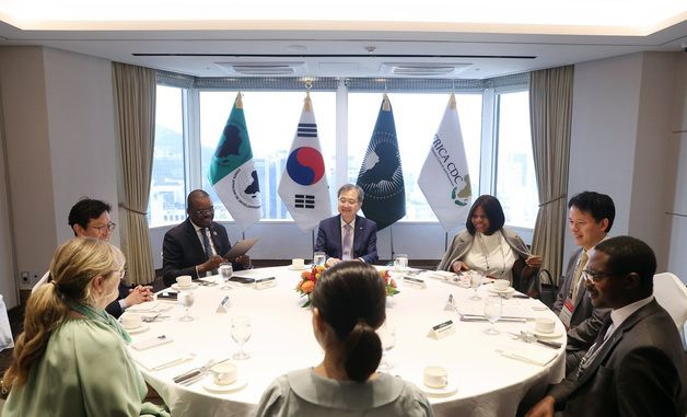 조현 외교부 장관, 아프리카 국제기구 수석대표들과 조찬 간담회