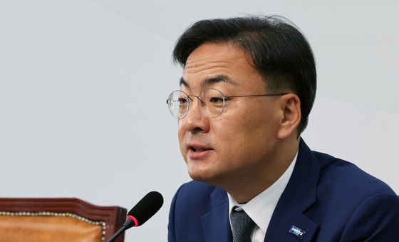 모두발언하는 신장식 권한대행