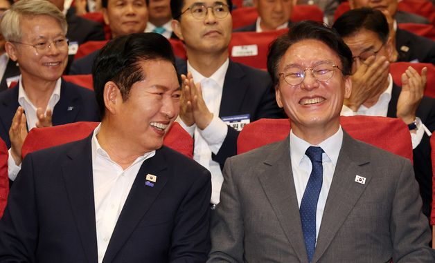 대화 나누는 김민석·정청래