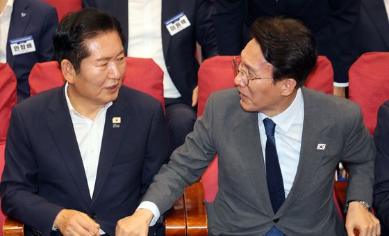 정청래 대표 손 잡은 김민석 총래