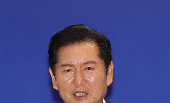 인사하는 정청래 대표