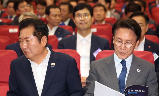 워크숍 자리한 김민석·정청래