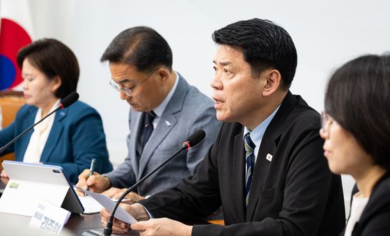 모두 발언하는 김준형 조국혁신당 원내대표