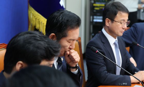 생각 잠긴 정청래 대표